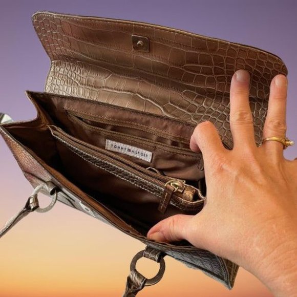 Tommy Hilfiger Gold Crocodile Print Shoulder Bag (NWOT) - Picture 6 of 10